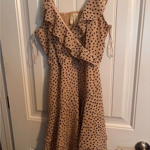 Polka dot dress. Knee length. Worn once